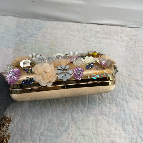 Floral Beaded Embellished Cream and Pink Clutch with Gold handle and chain. - Picture 6 of 16